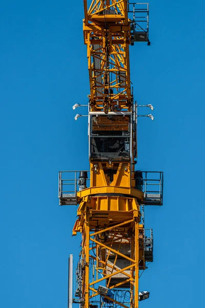 Szczegóły Wysokiego Żółtego Żurawia Budowlanego — Zdjęcie stockowe