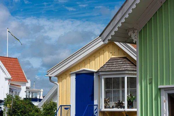 Small Yellow House Blue Door — Stock Photo, Image