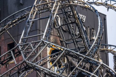 Göteborg, İsveç - 24 Şubat 2024: Yangından sonra Liseberg Oceana su parkının kalıntıları.