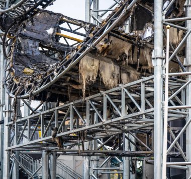 Göteborg, İsveç - 24 Şubat 2024: Yangından sonra Liseberg Oceana su parkının kalıntıları.