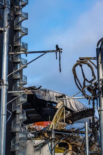 Göteborg, İsveç - 24 Şubat 2024: Yangından sonra Liseberg Oceana su parkının kalıntıları.