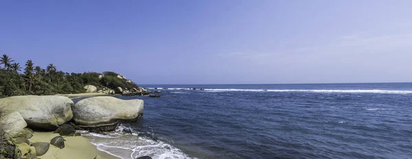 Kolombiya Tayrona Milli Parkı güzel doğal plaj