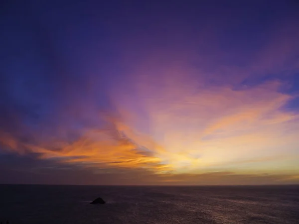 Vacker solnedgång över Karibiska havet sett från kusten i Colombia — Stockfoto