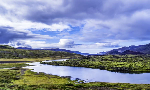 Scenic lake view of Helgafellssveit in Eastern Iceland — Stock Photo, Image