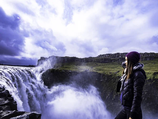 Kuzey Izlanda Selfoss Şelalesi 'nde sahne zevk Traveller