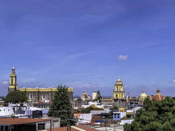 Lindos skyline da cidade colonial de Cholula em Puebla México — Fotografia de Stock