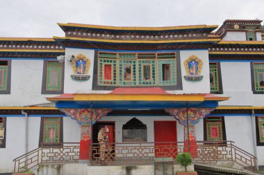 Sikkim, Hindistan - 19 Haziran 2019: Sikkim, Hindistan 'da Rumtek Monestary' nin yan kapısı