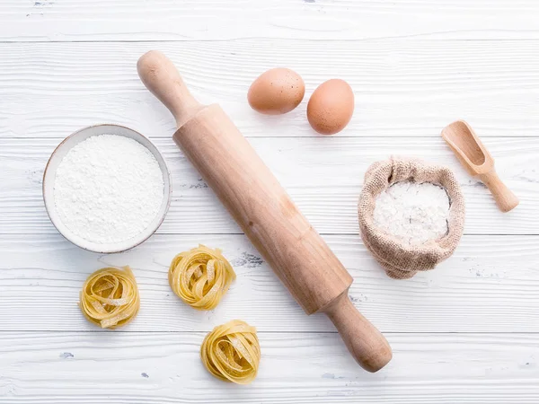 Ingredients Homemade Pasta Flour Eggs Wooden Background — Stock Photo, Image