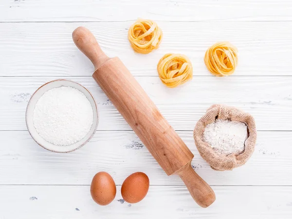 Ingredients Homemade Pasta Flour Eggs Wooden Background — Stock Photo, Image