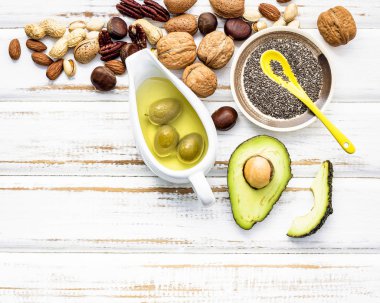 Omega 3 ve doymamış yağ seçimi gıda kaynakları. Süper fo