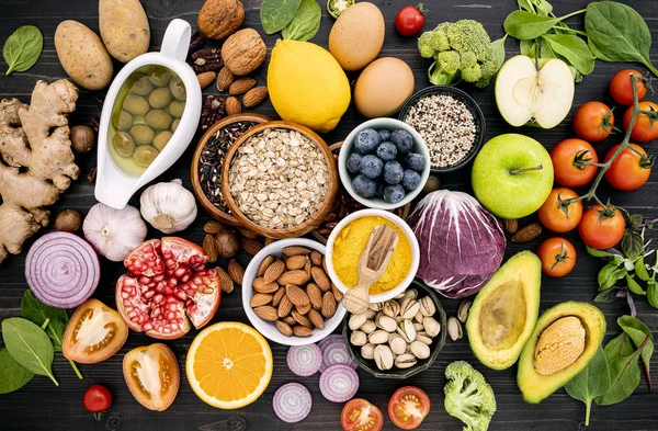 Ingredientes para la selección de alimentos saludables. El concepto de sanar — Foto de Stock
