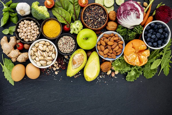 Sağlıklı gıdalar seçimi için Malzemeler. İyileşme kavramı — Stok fotoğraf