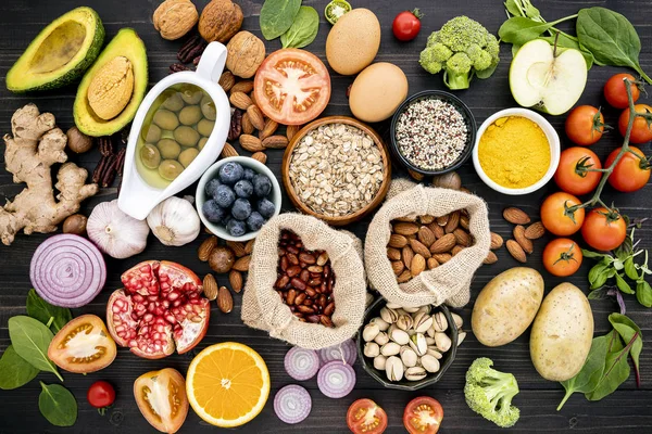 Ingredientes para la selección de alimentos saludables. El concepto de sanar — Foto de Stock