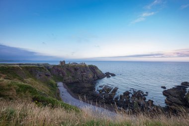 Alacakaranlık'taki Dunnottar Kalesi