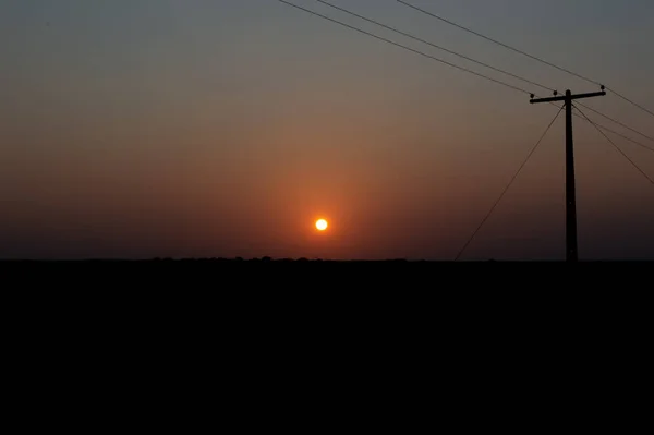 Sonnenuntergang Über Dem Leeren Feld — Stockfoto