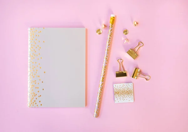 defter ve kalem.