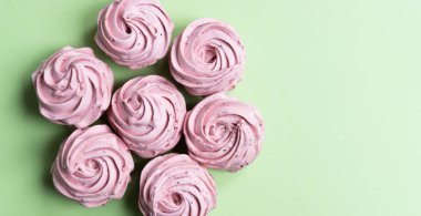 Siyah frenk üzümü marshmallow.