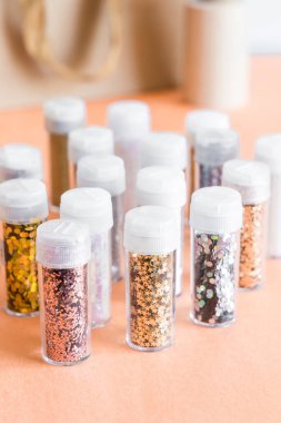 Metalik parlak parıltı seti.