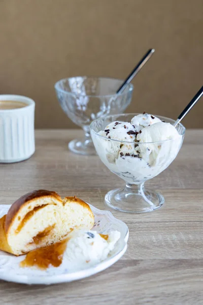 Vanille-ijs. — Stockfoto