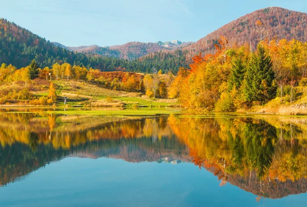 Mrzla Vodica Lake Risnjak Mountain Herfst Landschap Gorski Kotar Kroatië — Stockfoto