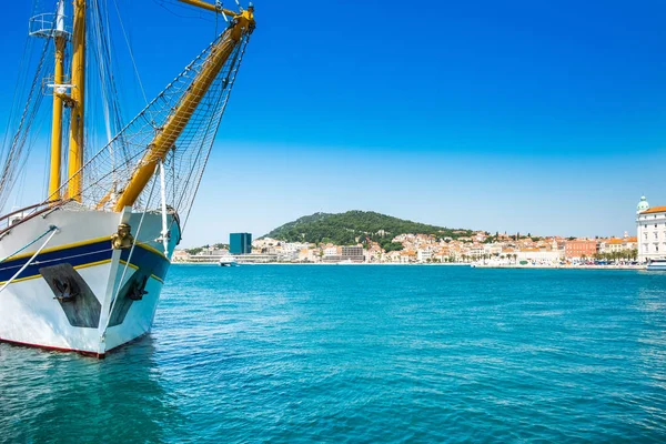Split Croacia Frente Mar Barcos Puerto Costa Adriática Paisaje Marino — Foto de Stock