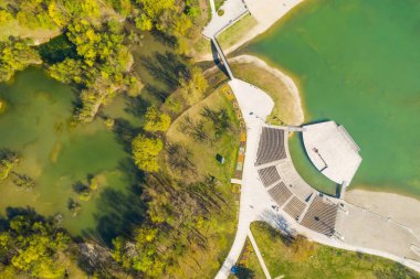  Sonbaharda Zagreb, Hırvatistan ve Bundek gölünün hava manzarası 