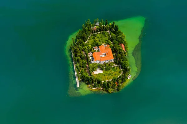 Hermosa Isla Visovac Lago Parque Nacional Krka Dalmacia Croacia — Foto de Stock