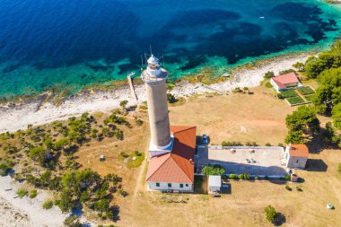 Dugi Otok adasında Veli Rat deniz feneri havadan görünümü, Hırvatistan, güzel deniz manzarası