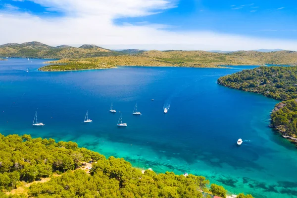 Vista Aérea Bahía Azul Pequeñas Islas Parque Natural Telascica Croacia — Foto de Stock