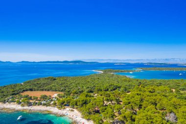 Hırvatistan'da Adriyatik'te güzel deniz manzarası, Dugi otok takımadaları