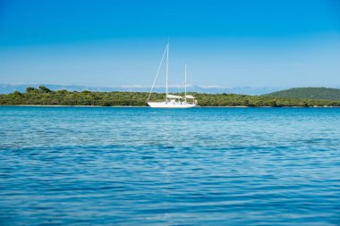 Hırvatistan 'da Dugi Otok adalar adasında güzel manzara, yaz aylarında Adriyatik Denizi