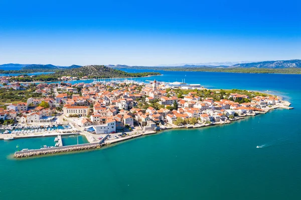 Croácia Costa Adriático Vista Panorâmica Pequena Cidade Betina Partir Ilha — Fotografia de Stock