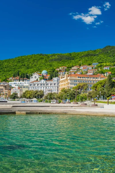 Horvátország Gyönyörű Opatija Riviéra Kvarner Népszerű Strand Slatina Festői Turisztikai — Stock Fotó