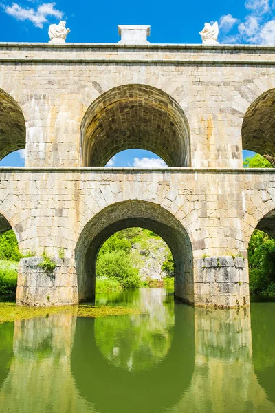 Croácia Bela Ponte Pedra Século Com Arcos Tounj Rio Tounjcica — Fotografia de Stock