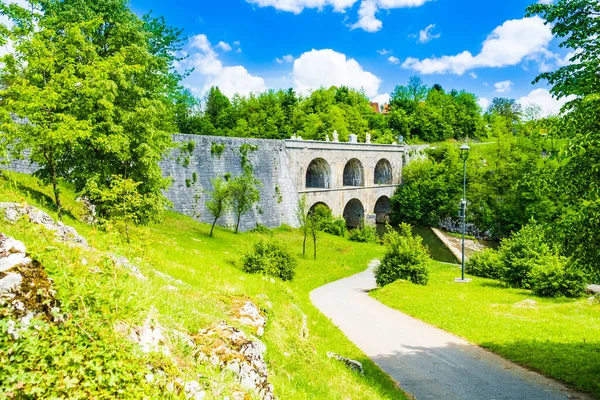 Croácia Bela Ponte Pedra Século Com Arcos Tounj Rio Tounjcica — Fotografia de Stock