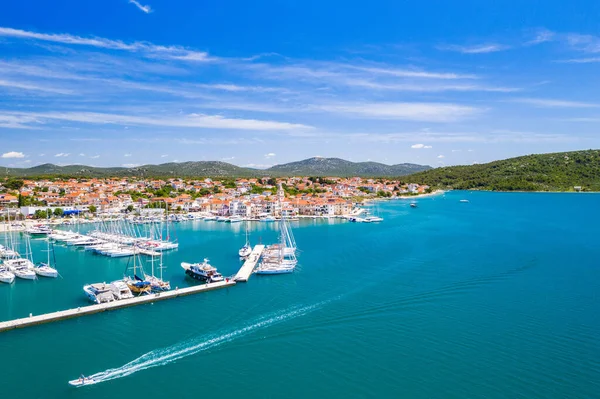 Croácia Cidade Pirovac Vista Panorâmica Marina Com Veleiros Bela Paisagem — Fotografia de Stock