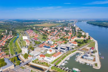 Hırvatistan 'ın Vukovar ve Tuna Nehri, Slavonya ve Srijem bölgelerinin hava manzarası