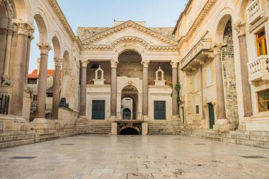 Hırvatistan, Roma İmparatoru Diocletians sarayı ve UNESCO miras sahasındaki eski Split kentinde Peristyle meydanı