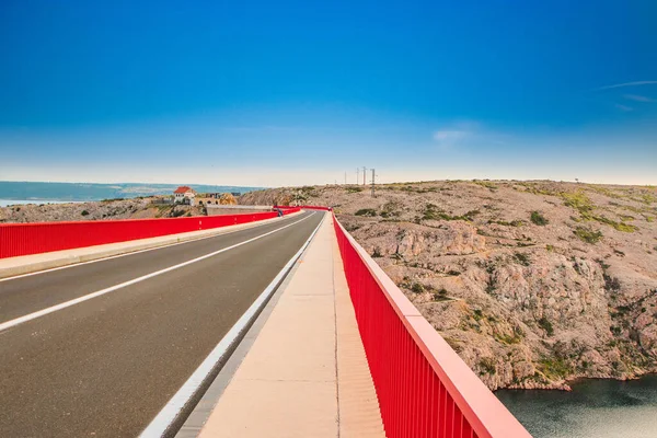 Ponte Maslenica Ponte Arco Convés Sobre Estreito Novsko Zdrilo Mar — Fotografia de Stock