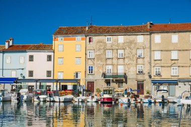 Hırvatistan 'da eski Cres kasabası, liman kenti, Cres Adası, Kvarner, Adriyatik denizi