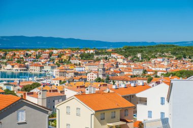 Hırvatistan 'ın Cres adasındaki Cres kasabasının panoramik manzarası