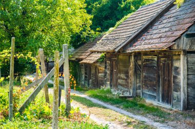 Hırvatistan 'ın Stare Obreske kleti, Kalnik ve Prigorje bölgesinde tarihi ahşap evler caddesi 