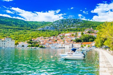 Hırvatistan 'ın Adriyatik kıyısındaki Kvarner körfezindeki eski Bakar kasabası