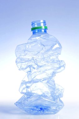 Ezilmiş plastik şişe arka plan