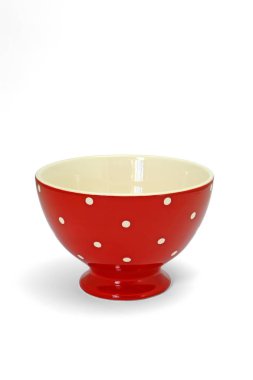Beyaz polka noktaları ile Geleneksel kırmızı vintage kahvaltı kase Hiçbir arka plan izole stüdyo aydınlatma