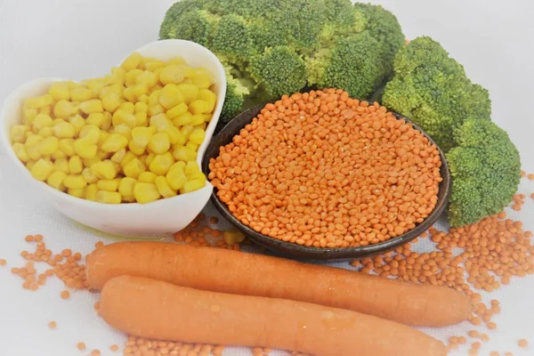 Alimentos Vegetales Saludables Brócoli Zanahorias Maíz Lentejas —  Fotos de Stock