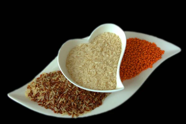 Arroz Blanco Rojo Lentejas Trigo Sarraceno Plato Blanco Taza Negro — Foto de Stock