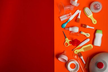 Bebek bakım aksesuarları ile duş jeli şişe