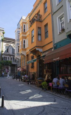 Balat sokaklarında fotoğraflandı.