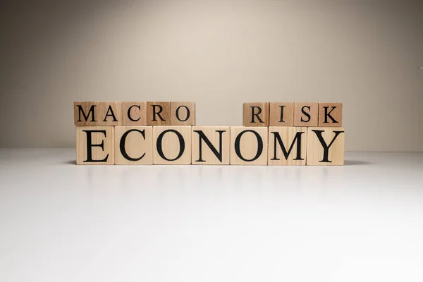 Bedrijfsconcept Macro Economy Risk Woorden Zijn Geschreven Met Houten Blokjes — Stockfoto